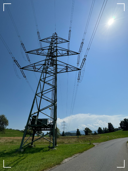 Pylon between Zurich and Rapperswil - 132/110 kV line + 5G
