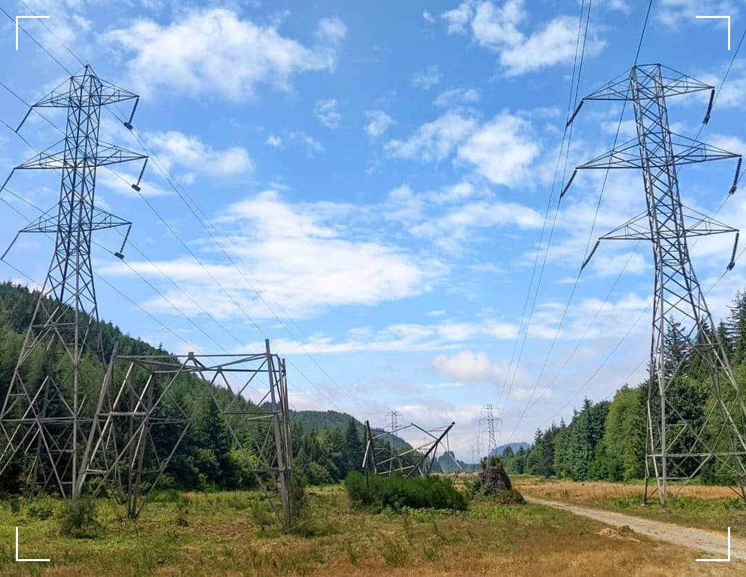 Pylons Nr. Boulder River, North Cascades, Washington State, USA